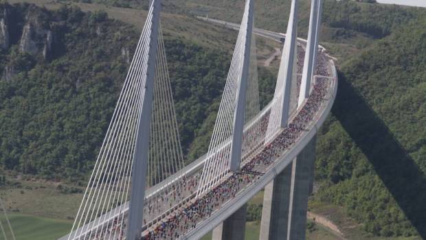 video la course eiffage du viaduc de millau 2014