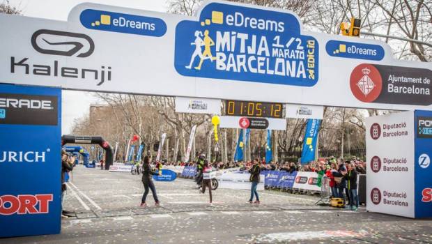 florence kiplagat 1h0430 sur semi marathon