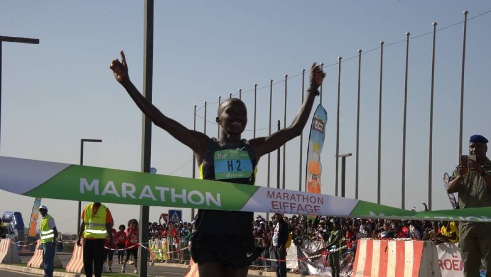 500 coureurs pour le premier marathon de dakar
