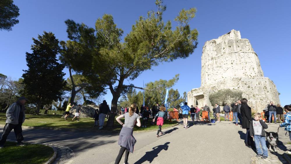 plus de 2 500 coureurs a lassaut du 1er nimes urban trail
