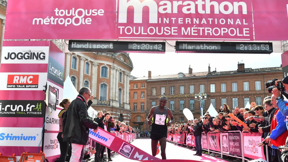 pres de 10 000 coureurs a toulouse