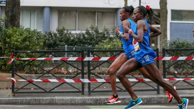 cheruiyot et kwambai regnent sur le fitbit semi de paris