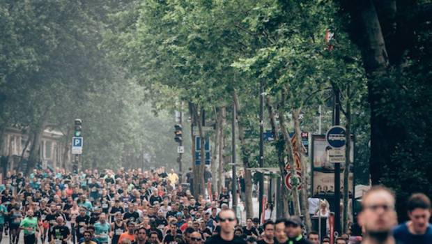20 000 coureurs sur ladidas 10k paris chadhi vainqueur