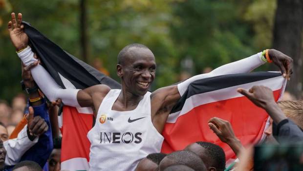kipchoge et son equipe reussissent leur pari