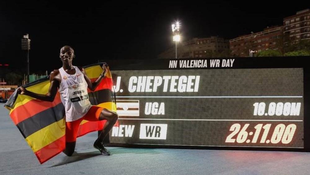 10 000m cheptegei efface bekele des tablettes