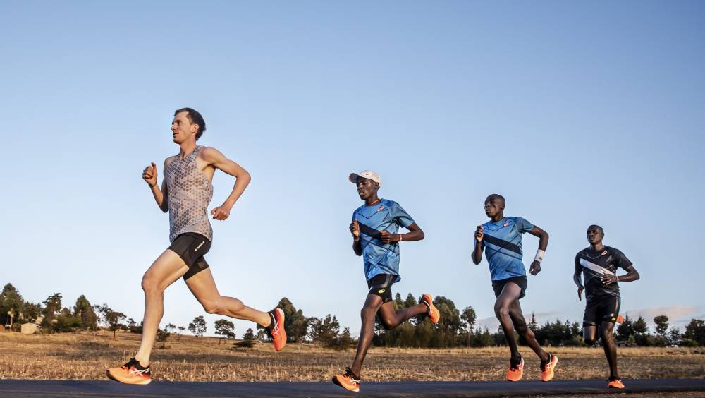 les athletes asics a la chasse au record