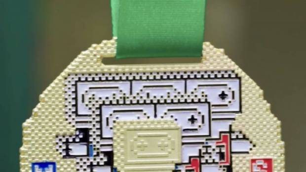 la medaille du marathon de paris 2021fait debat