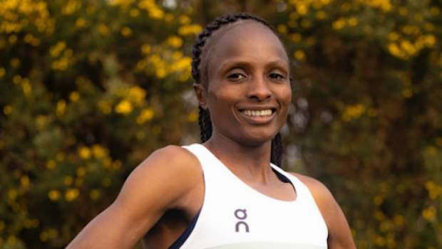 on signe avec la championne du monde hellen obiri